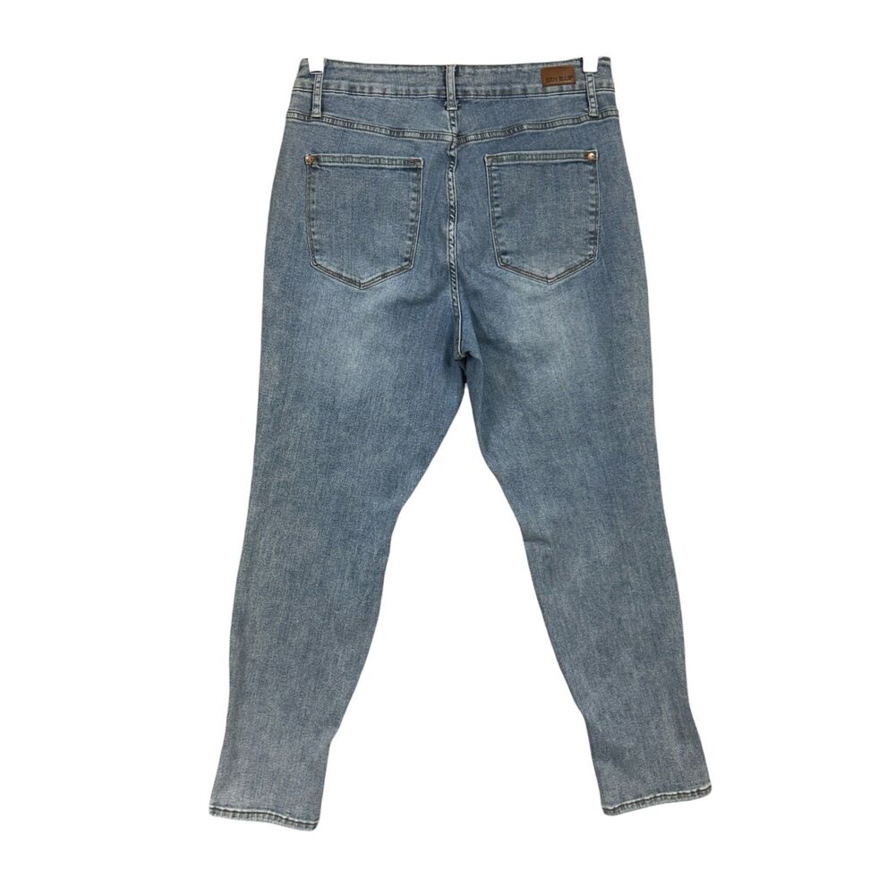 Judy Blue Boyfriend Fit Stretch Distressed Jean Sz 16W Light Wash Blue - Picture 5 of 9
